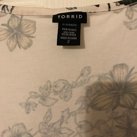 SOLD - Torrid Floral Print Babydoll Top- Size 2 - Picture 6 of 7